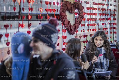 Specjalnie udekorowany walentynkowy tramwaj Bombardier...