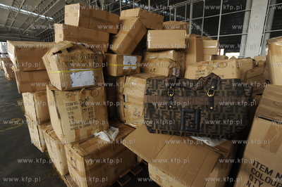 Funkcjonariusze Granicznego Referatu Zwalczania Przestepczosci...