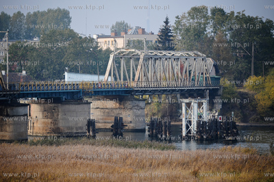 Gdansk. Most kolejowy na Martwej Wisle.
27.10.2011
fot....