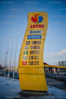 Gdansk. Protest kierowcow przeciwko rosnacym cenom...