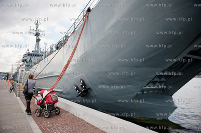 Port w Gdyni. Basen Prezydencki. Z okazji XII Baltyckich...