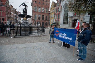 Gdansk. Dlugi Targ. Kolo Gdanskie Stowarzyszenia Mlodzi...