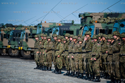 Poligon wojskowy w Ustce. Odbior sprzetu oraz podpisanie...