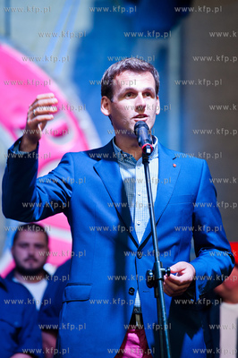 Gdansk. Targ Rybny. Baltic Sail Gdansk 2013. Szantowy...