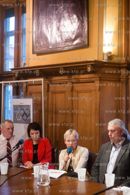 Gdansk. Ratusz Staromiejski. Debata publiczna pt. Co...