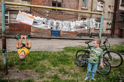 Gdansk. Podworko ulic Robotniczej i Jana z Kolna. Sasiedzi...