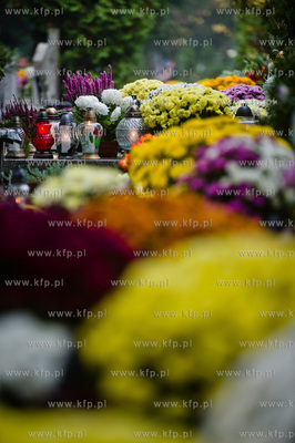 Gdansk. Cmentarz Lostowicki. Dzien Wszystkich Swietych....