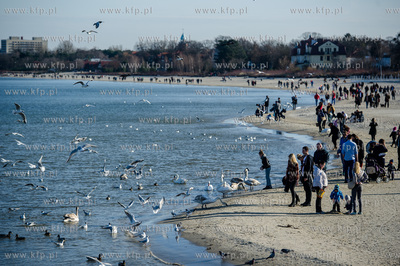Sloneczne, bardzo cieple, niemal wiosenne, niedzielne...