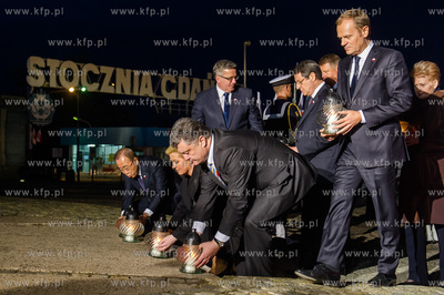 Gdansk. Plac Solidarnosci. Obchody 70. rocznicy zakonczenia...