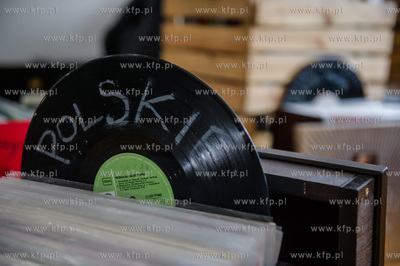 Gdansk. Kawiarnia Fusy i Mietusy. Tysiace Winyli na...