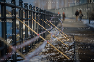 Gdańsk.  Scieżka prowadząca do falochronu Zachodniego...