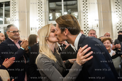 Gdańsk. Siedziba Solidarności. Sala Akwen. Wieczór...