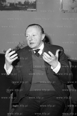 Aktor Tadeusz Fijewski podczas wywiadu przeprowadzonego...