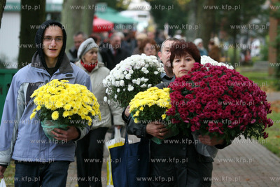 Swieto Wszystkich Swietych na cmetarzu w Kolobrzegu.
01.11.2008
Fot....