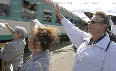 Ulicami Slupska  przeszedl pochod ludzi przeciwnych...