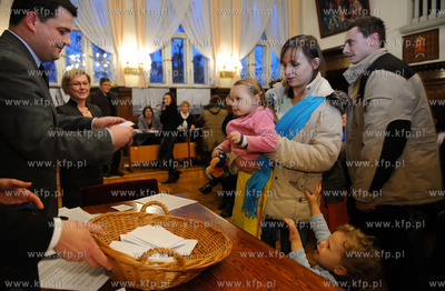 Sopot. Urzad Miejski. Losowanie mieszkan komunalnych.
n/z...