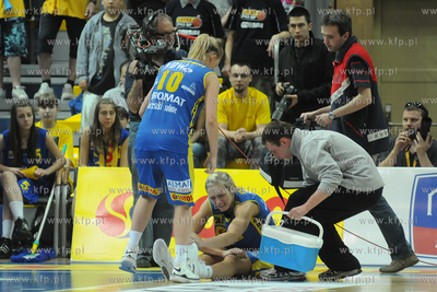 Hala Sportowo - Widowiskowa w Gdyni. Druzyna koszykarek...