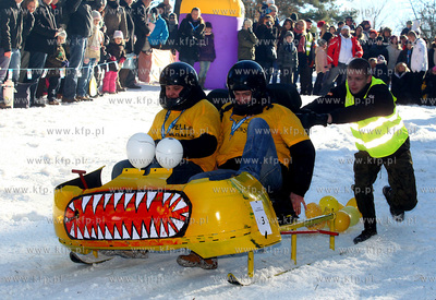 Druga edycja Crezy slide - Zjazdu na byle czym, odbywajaca...