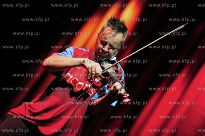 Hala Gdynia. Koncert Nigel Kennedy: Hendrix.  17.03.2012...
