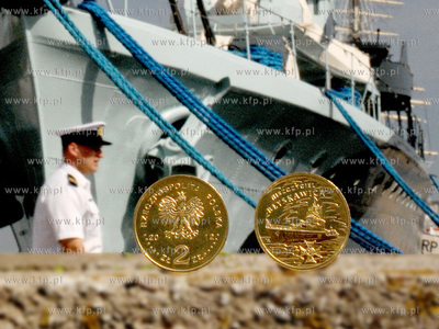 Narodowy Bank Polski rozpoczal emisje monet 2-zlotowych...