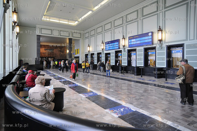 Dworzec kolejowy Gdynia Glowna oddany do uzytku po...
