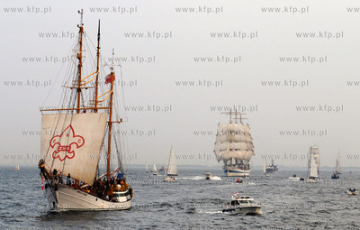 Wielka parada zaglowcow po Zatoce Gdanskiej na zakonczenie...