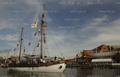 V Zlot Oldtimerow w Gdansku. Parada na Motlawie 26.08.2012...