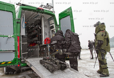 Wojewoda pomorski  przekazal Morskiemu Oddzialowi Strazy...