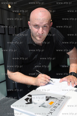 Janusz Kaniewski, polski projektant, ktory pracowal...