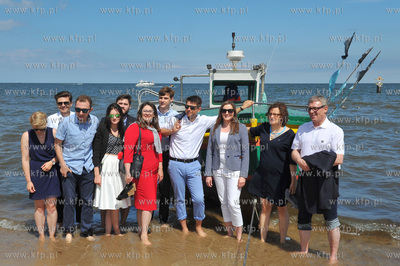 Sopot. Plaza. Spacer Ryszarda Petru z towarzyszeniem...