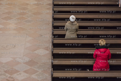 Pierwsza niedzielna msza swieta w Bazylice Katedralnej...