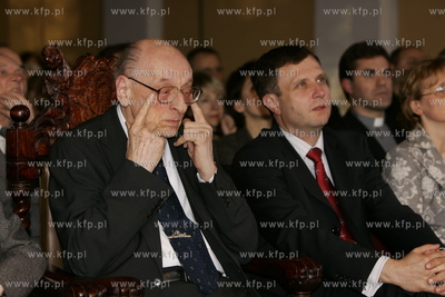 Wladyslaw Baroszewski otrzymal honorowe obywatelstwo...