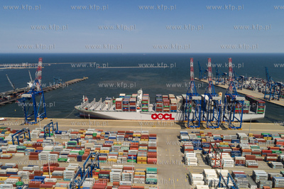 Do DCT Gdańsk zawinął największy kontenerowiec...