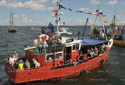 Morska Pielgrzymka Rybakow na odpust Sw. Apostolow...