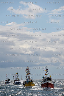 Morska Pielgrzymka Rybakow na odpust Sw. Apostolow...