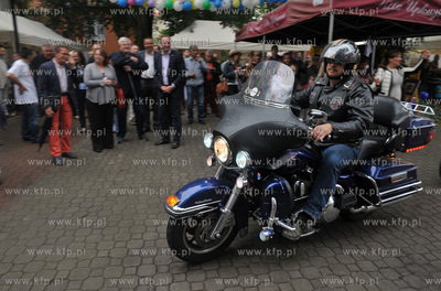 Festyn charytatywny Zeszyt dla Ucznia odby   si   na...