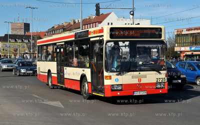 Gdansk. Autobus marki Mercedes komunikacji miejskiej...