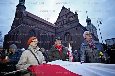 Gdansk. Marsz pamieci ofiar katastrofy smolenskiej...