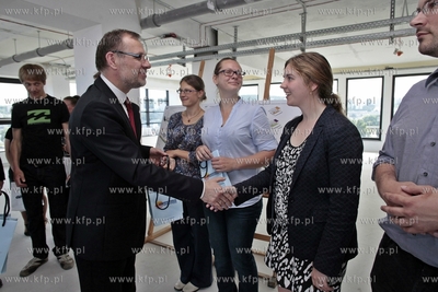 Uroczystosc prezentacji efektu pracy studentow i profesorow...