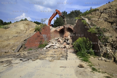 Wyburzanie mostku kolejowego nad ul. Ogrodowa w Gdansku...