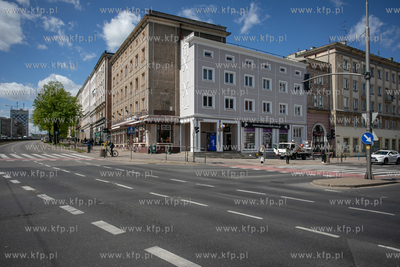 Kamienica na rogu al. Grunwaldzkiej i ul. Miszewskiego...