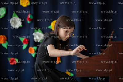 Z okazji Dnia Edukacji Narodowej 34 nauczycieli z Sopotu...