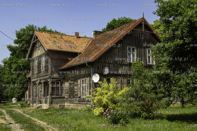 Dom podcieniowy w miejscowości Tuja. 09.06.2023 fot....