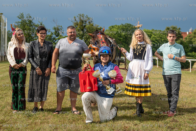 Wyścigi konne i Dzień Kaszubski na Hipodromie w Sopocie....