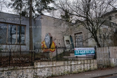 Teren przy ul. Orłowskiej 13-15 w Gdyni,  na ktorym...
