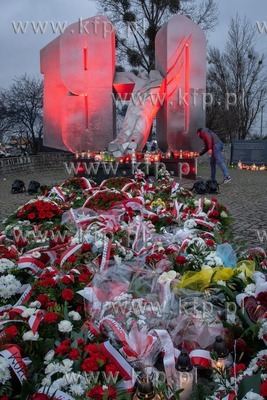 Gdynia. Pomnik Ofiar Grudnia '70 w okolicy stacji SKM...