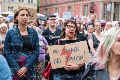 Gdańsk, okolice Dworu Artusa. Ani Jednej Więcej!...