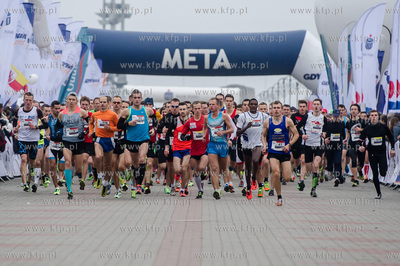 Gdynia. Skwer Kosciuszki. Start Biegu Niepodleglosci....