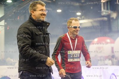 Zawodnicy na trasie I PZU Gdansk Maraton.
Nz Jaroslaw...