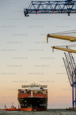 Gdansk. Terminal kontenerowy DCT. Kolejne zawiniecie...